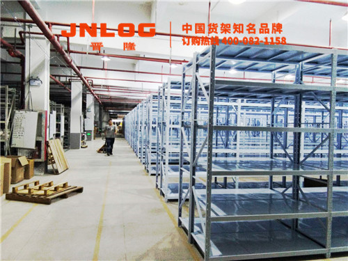 <b>上海货架：轻型货架木板和钢板结构特点比较</b>
